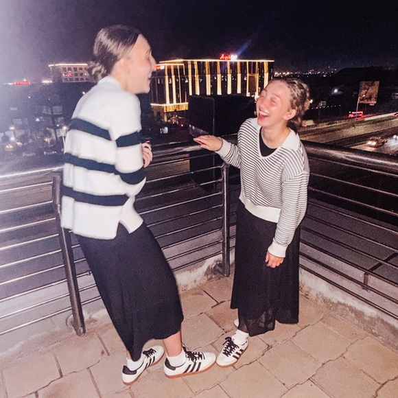 •Meet me• - Picture 5 of 12